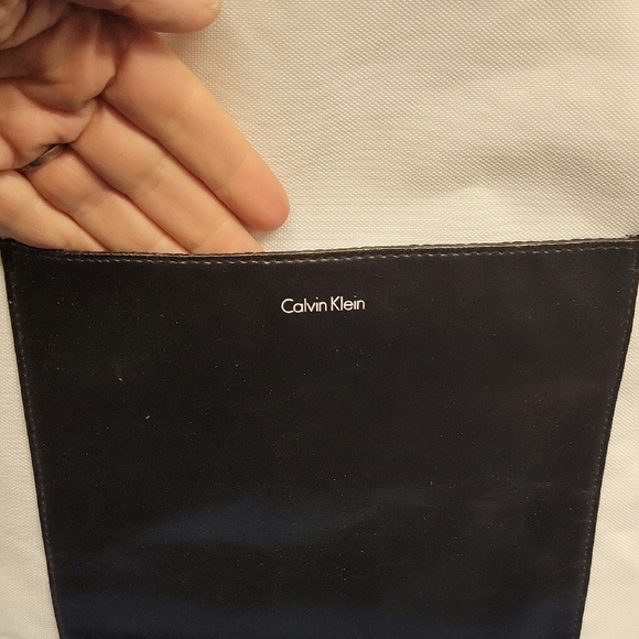 Calvin Klein Black & White Tote Bag 13" x 6" x 15" Straps are 20" - Picture 2 of 13